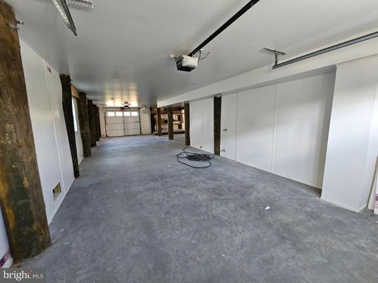 Garage, Interior