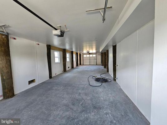 Garage, Interior