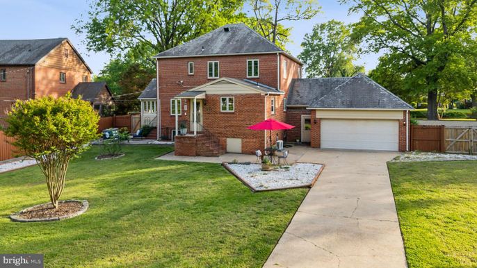 Backyard, Detached Garage, Exterior