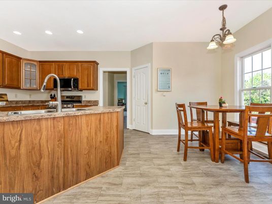 Dining room, Interior, Kitchen, Recessed Lighting, Stainless Steel Appliances