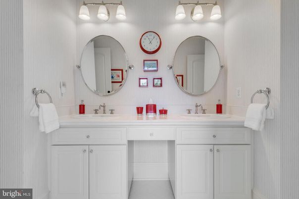 Bathroom, Dual Sink Vanities, Interior