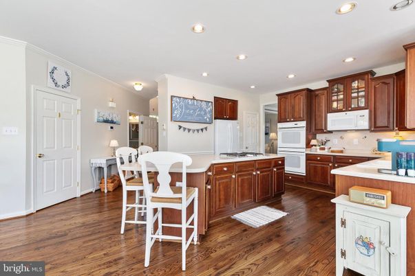 Dining room, Interior, Kitchen, Recessed Lighting, Wood Texture Flooring