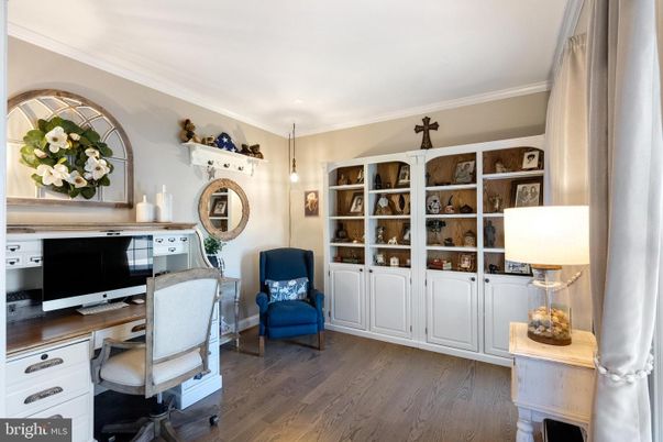 Home Office, Interior, Pendant Lights, Wood Texture Flooring