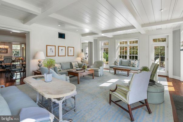 Chandelier, Dining room, Interior, Living room, Recessed Lighting, Wood Texture Flooring