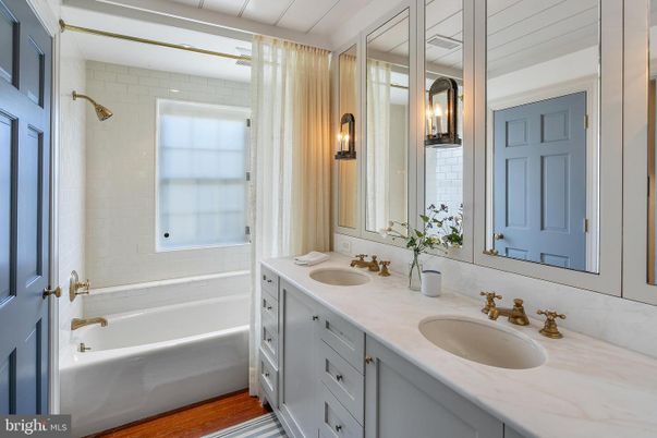 Bathroom, Dual Sink Vanities, Interior, Wood Texture Flooring