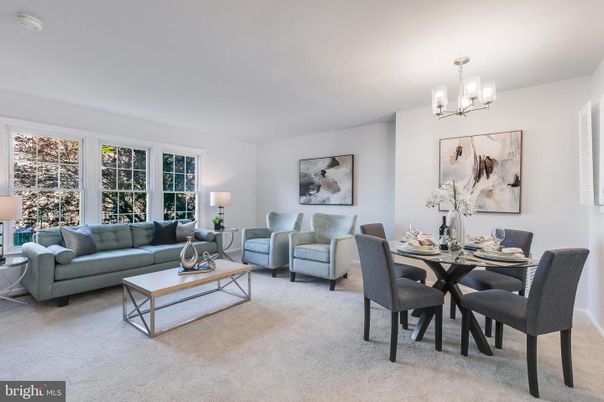 Chandelier, Dining room, Interior, Living room
