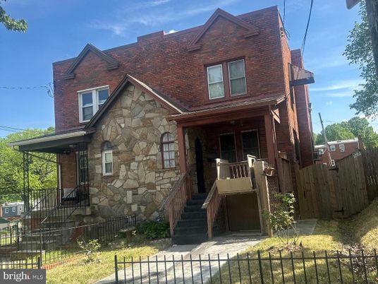 Exterior, Facade, Tudor Revival