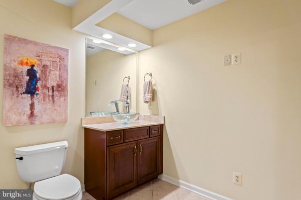 Bathroom, Interior, Recessed Lighting