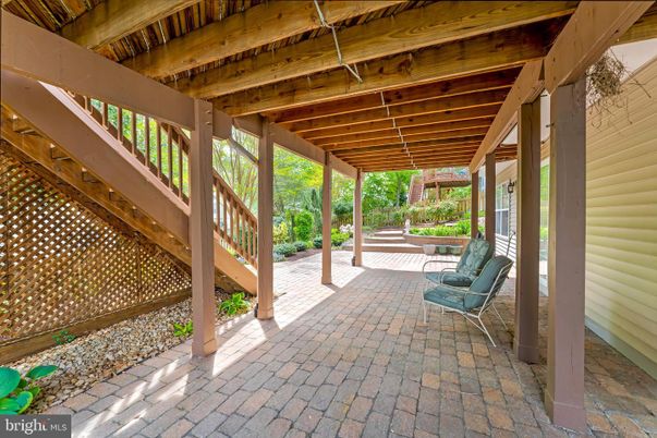 Exterior, Wooden Beams
