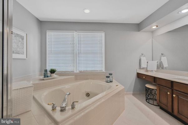 Bathroom, Interior, Recessed Lighting