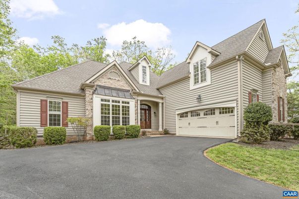 Attached, Exterior, Facade, Cape Cod