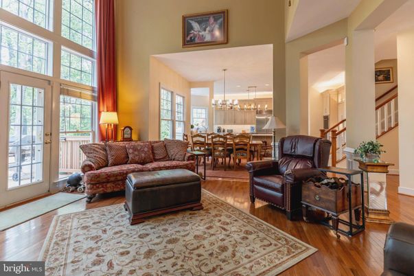 Chandelier, Dining room, Interior, Living room, Pendant Lights, Wood Texture Flooring