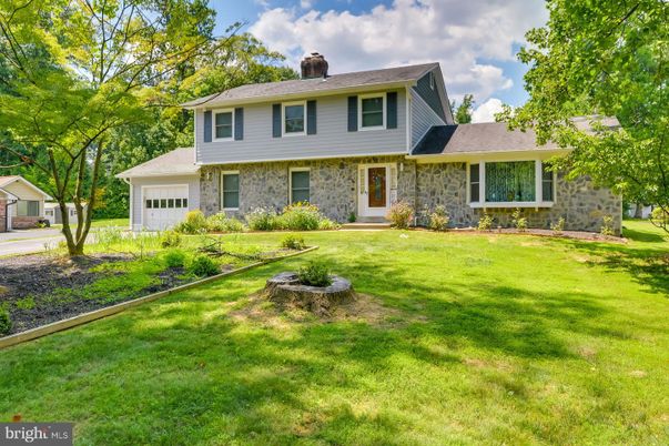 Attached, Backyard, Exterior, Facade, Split Level