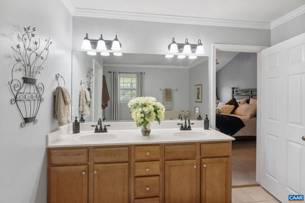 Bathroom, Bedroom, Dual Sink Vanities, Interior