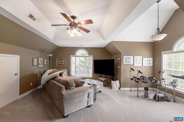 Fitness Equipment, Interior, Living room, Pendant Lights