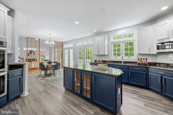 Chandelier, Dining room, Interior, Kitchen, Recessed Lighting, Wood Texture Flooring