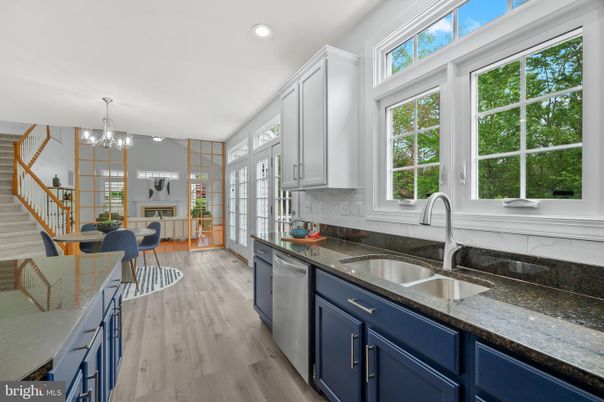Chandelier, Dining room, Interior, Kitchen, Pendant Lights, Recessed Lighting, Wood Texture Flooring