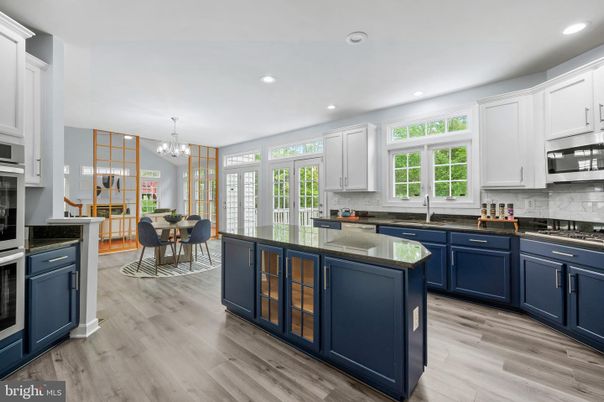 Chandelier, Dining room, Interior, Kitchen, Recessed Lighting, Wood Texture Flooring