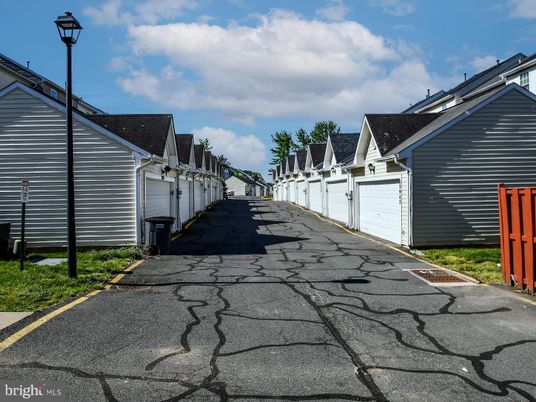 Detached Garage, Exterior