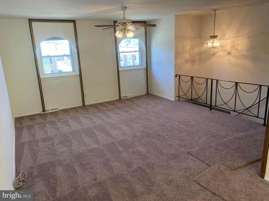 Empty room, Interior, Pendant Lights
