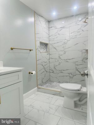 Bathroom, Interior, Marble, Marble Walls, Recessed Lighting