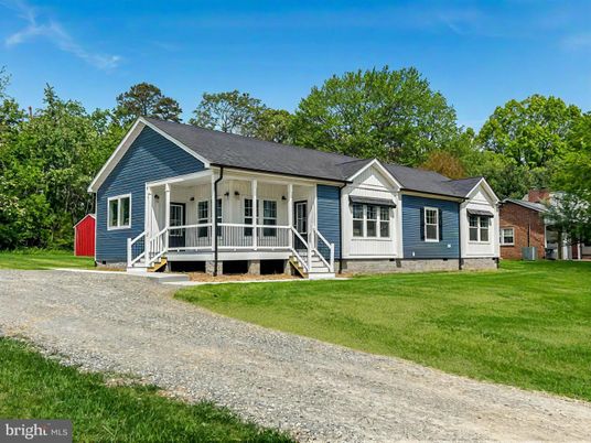 Backyard, Exterior, Facade, Cape Cod