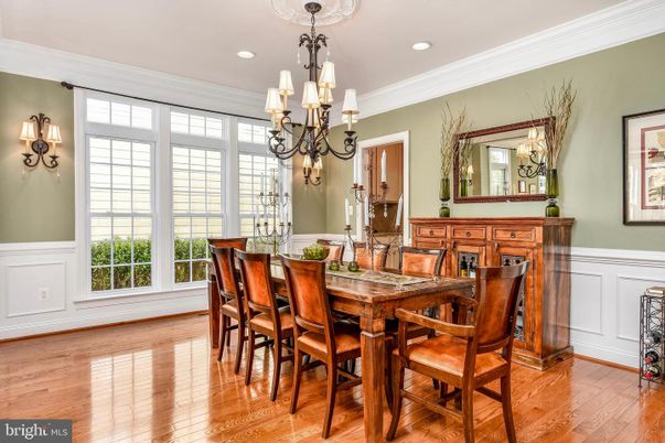 Chandelier, Dining room, Interior, Recessed Lighting, Wood Texture Flooring