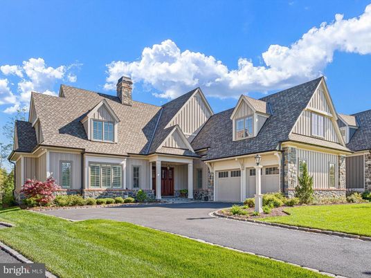 Attached, Exterior, Facade, Cape Cod