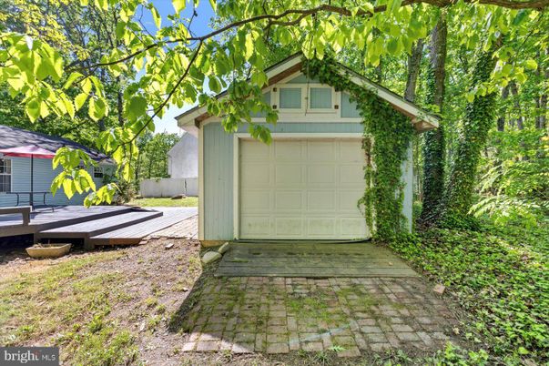 Detached Garage, Exterior
