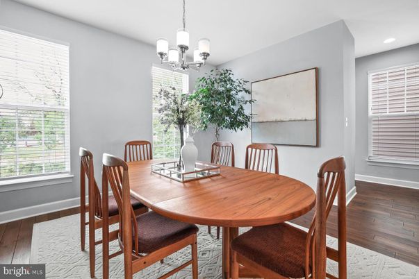Chandelier, Dining room, Interior, Recessed Lighting, Wood Texture Flooring