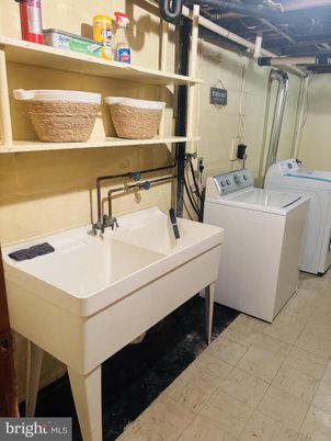 Interior, Washer