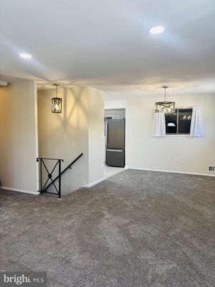 Empty room, Interior, Pendant Lights, Recessed Lighting