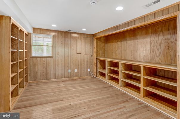 Empty room, Interior, Recessed Lighting, Wood Texture Flooring, Wooden Walls