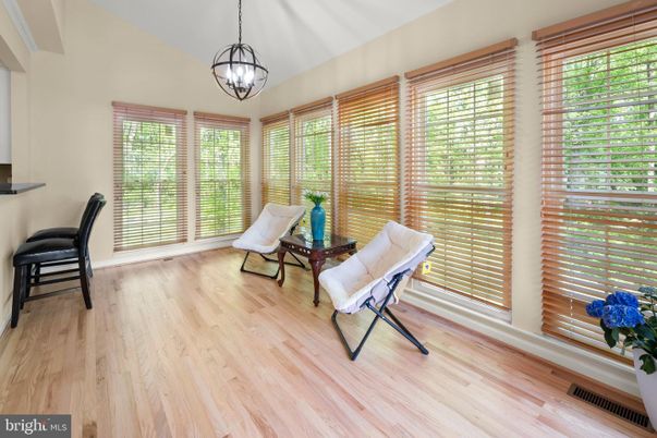 Interior, Pendant Lights, Wood Texture Flooring