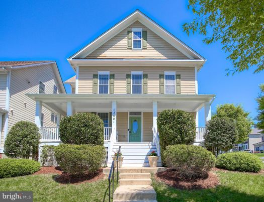 Exterior, Facade, Queen Anne Victorian