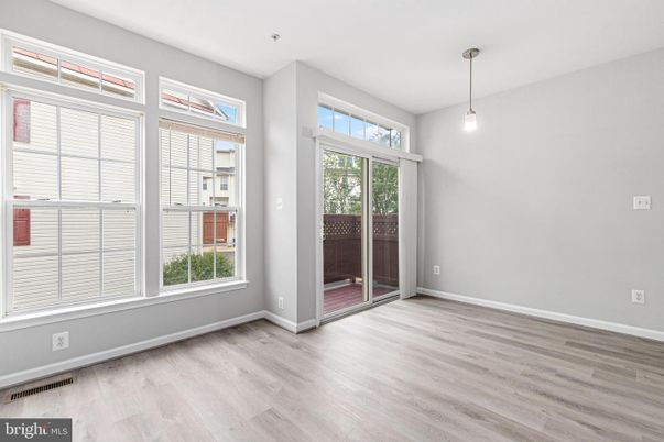 Empty room, Interior, Pendant Lights, Wood Texture Flooring