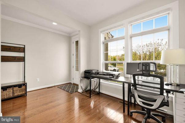 Home Office, Interior, Recessed Lighting, Wood Texture Flooring