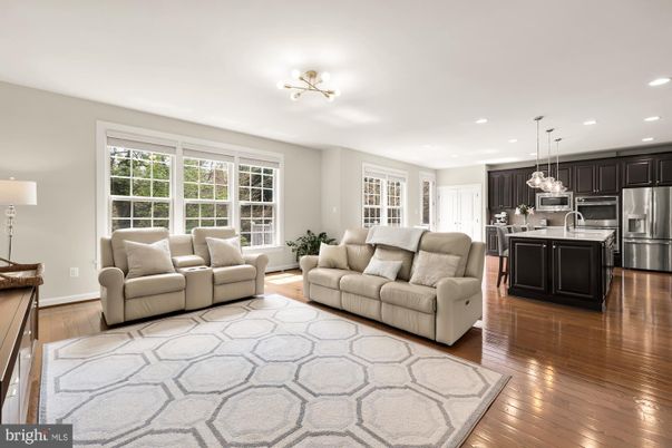 Interior, Kitchen, Living room, Pendant Lights, Recessed Lighting, Stainless Steel Appliances, Wood Texture Flooring