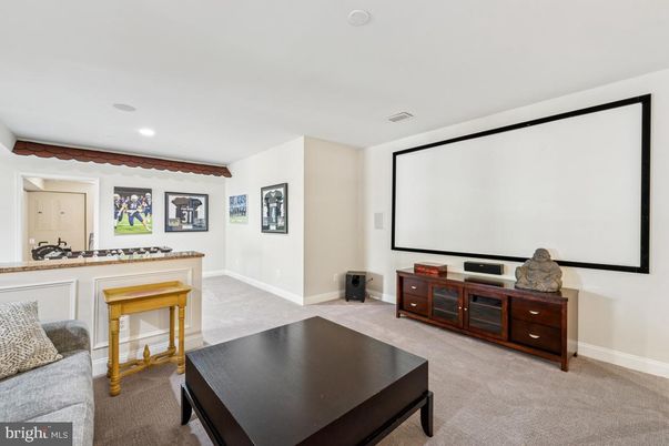 Interior, Projection Screen, Recessed Lighting