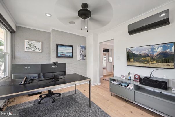 Home Office, Interior, Recessed Lighting, Wood Texture Flooring