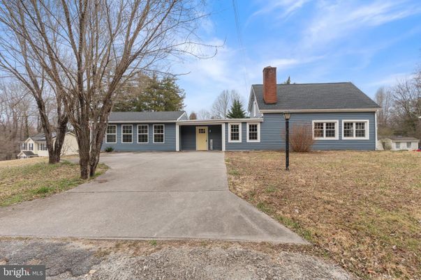 Backyard, Exterior, Facade, Cape Cod