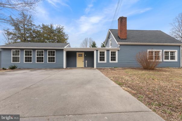 Exterior, Facade, Cape Cod