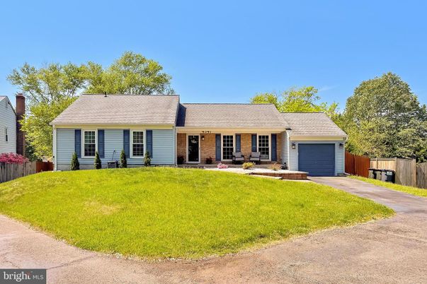 Attached, Exterior, Facade, Brick Facade, Cape Cod