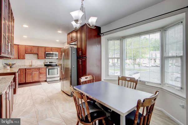 Dining room, Interior, Kitchen, Recessed Lighting, Stainless Steel Appliances