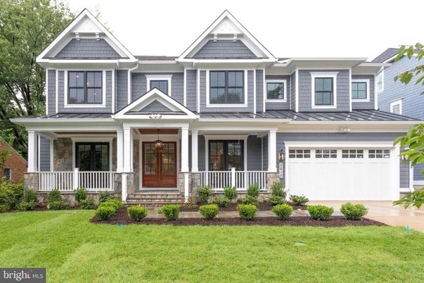 Attached, Exterior, Facade, Farmhouse