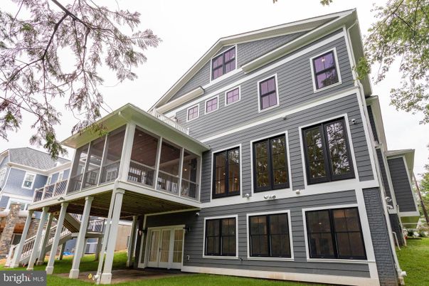 Exterior, Facade, Queen Anne Victorian