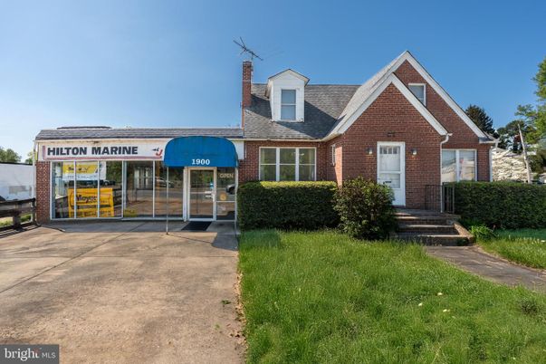 Exterior, Facade, Brick Facade, Cape Cod
