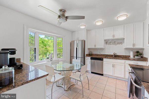 Dining room, Interior, Kitchen, Stainless Steel Appliances