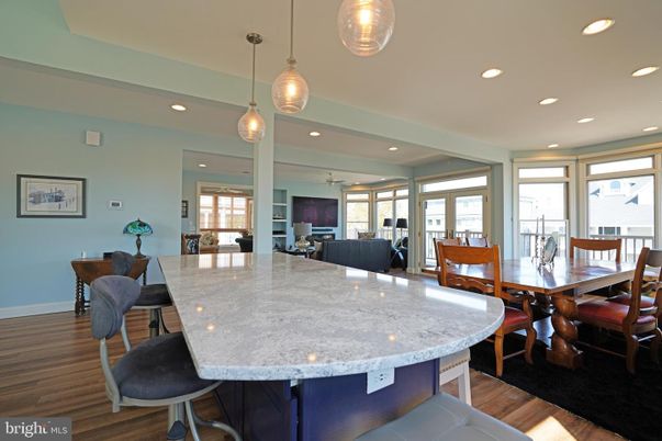 Dining room, Interior, Living room, Pendant Lights, Recessed Lighting, Wood Texture Flooring