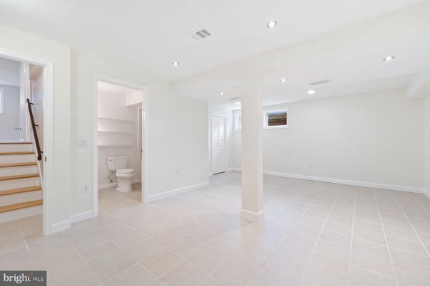 Bathroom, Empty room, Interior, Recessed Lighting